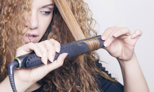 The 5 Best Flat Irons For Curly Hair Reviews And Guide 2021 